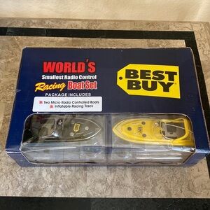 New in box Smallest radio control Racing boat set Best Buy Edition